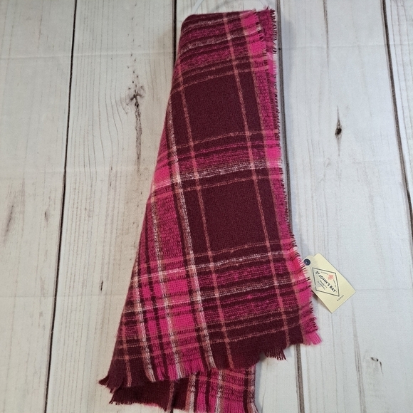 St John's Bay Wine Pink Plaid Scarf - Picture 1 of 6